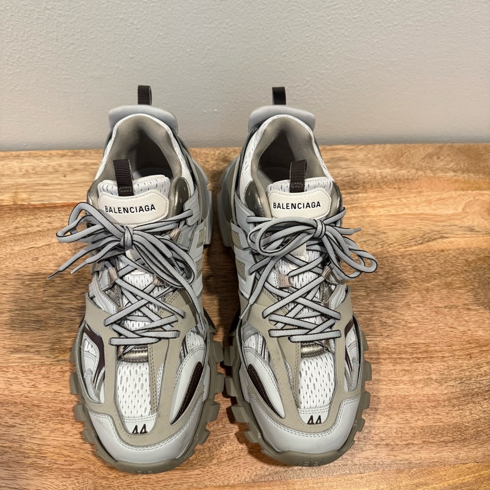 Balenciaga Light Gray and Dark Gray Sneakers - Picture 4 of 9